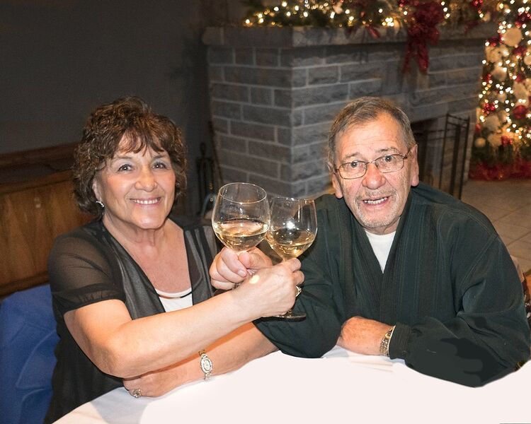 File:OscarVE3PIOatChritmasDinner.jpg